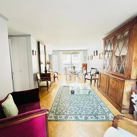 Close To Roland-garros & Direct Eiffel Tower Apartment